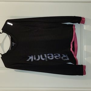 🚨 Reebok Black and Pink Long Sleeve Shirt